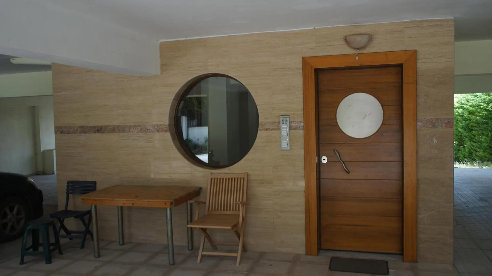 Work Of Art Apartment In Nea Michaniona