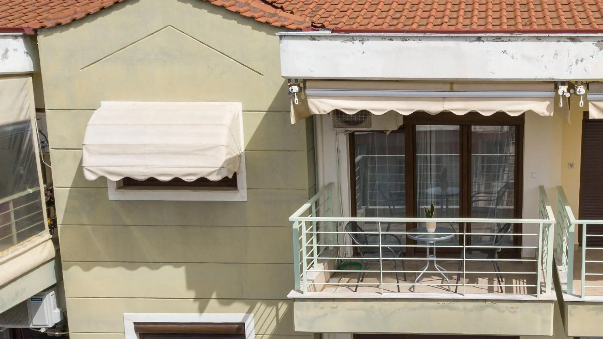 Work Of Art Apartment In Nea Michaniona Grecia